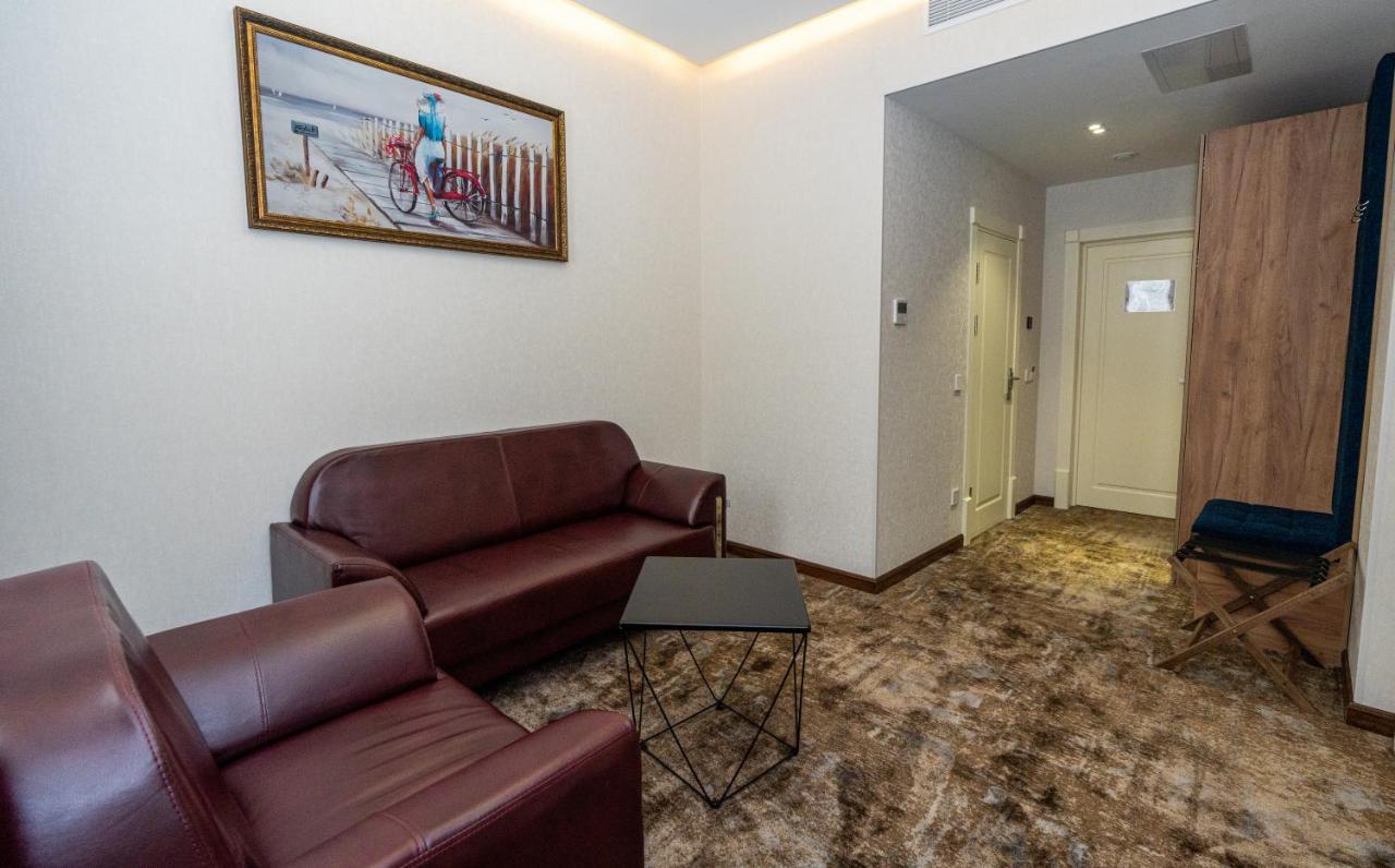 Garnet Mir Hotel Tasjkent Buitenkant foto