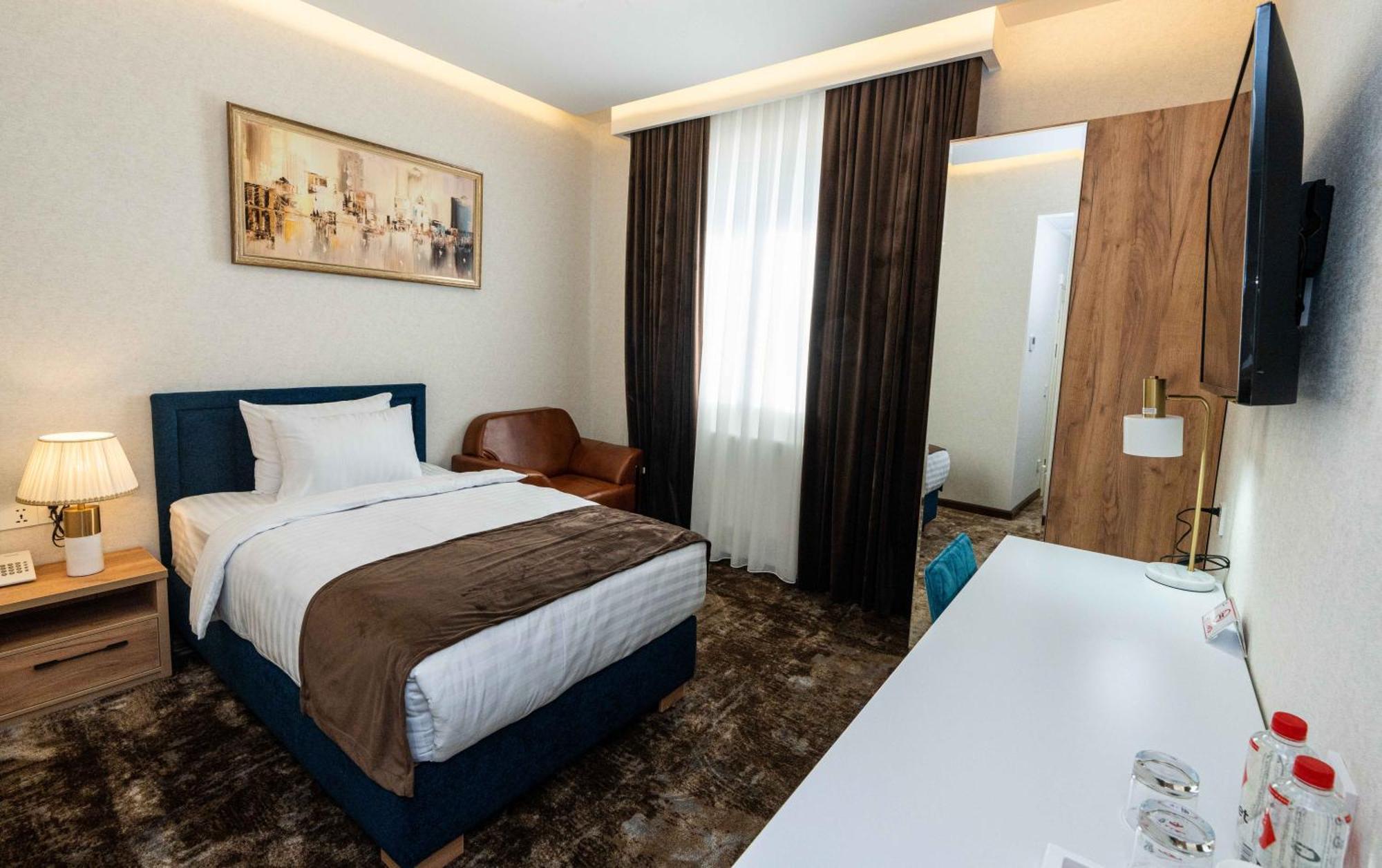Garnet Mir Hotel Tasjkent Buitenkant foto