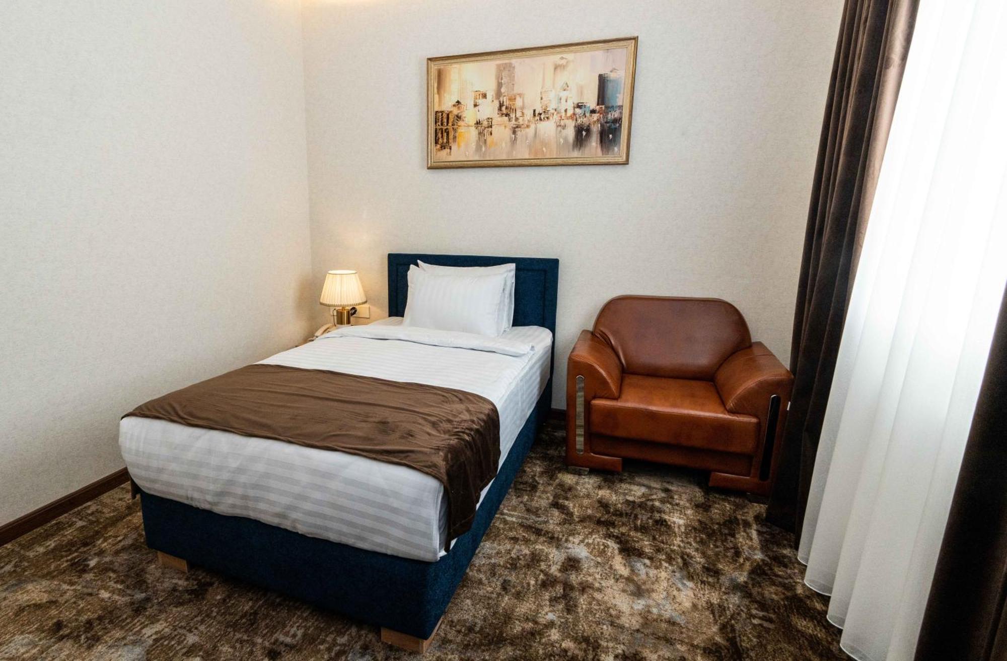 Garnet Mir Hotel Tasjkent Buitenkant foto