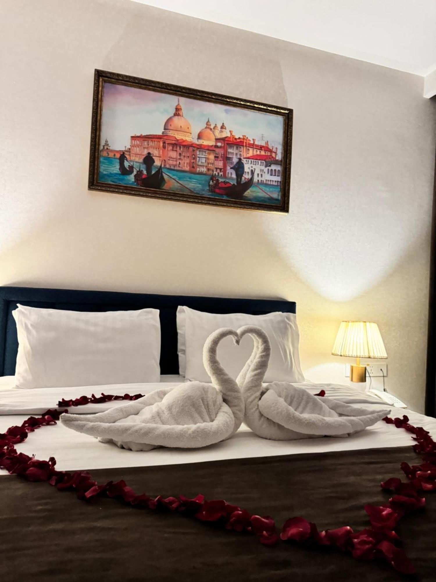 Garnet Mir Hotel Tasjkent Buitenkant foto