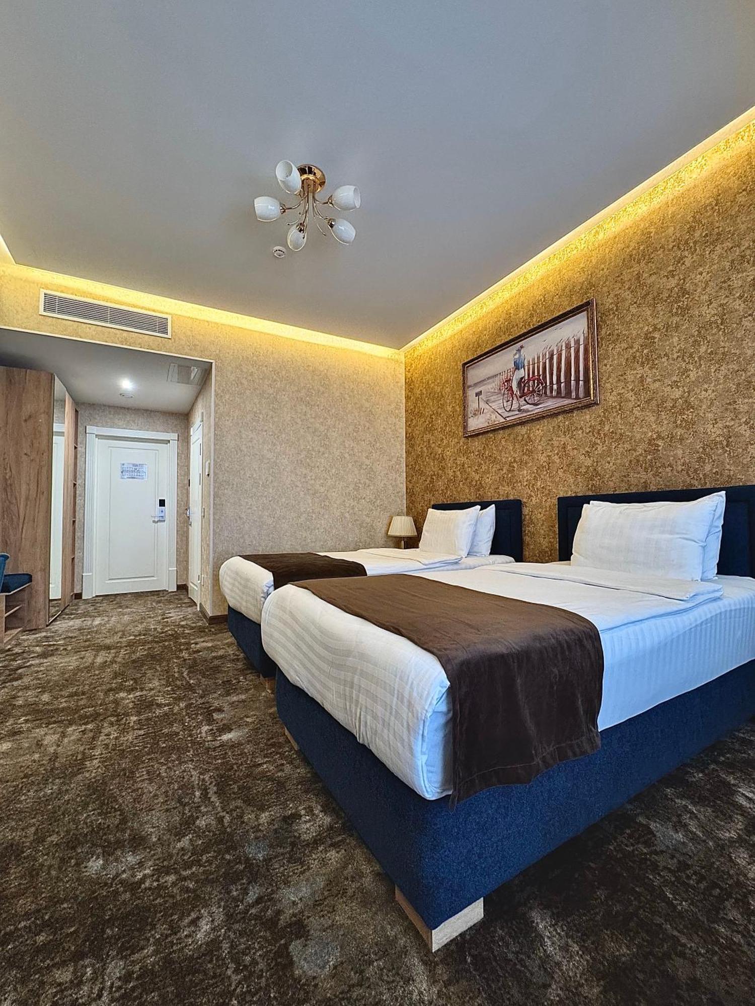 Garnet Mir Hotel Tasjkent Buitenkant foto