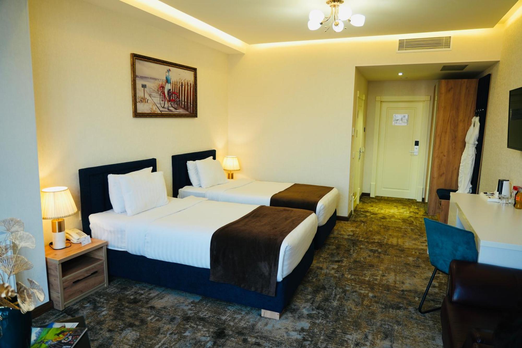 Garnet Mir Hotel Tasjkent Buitenkant foto
