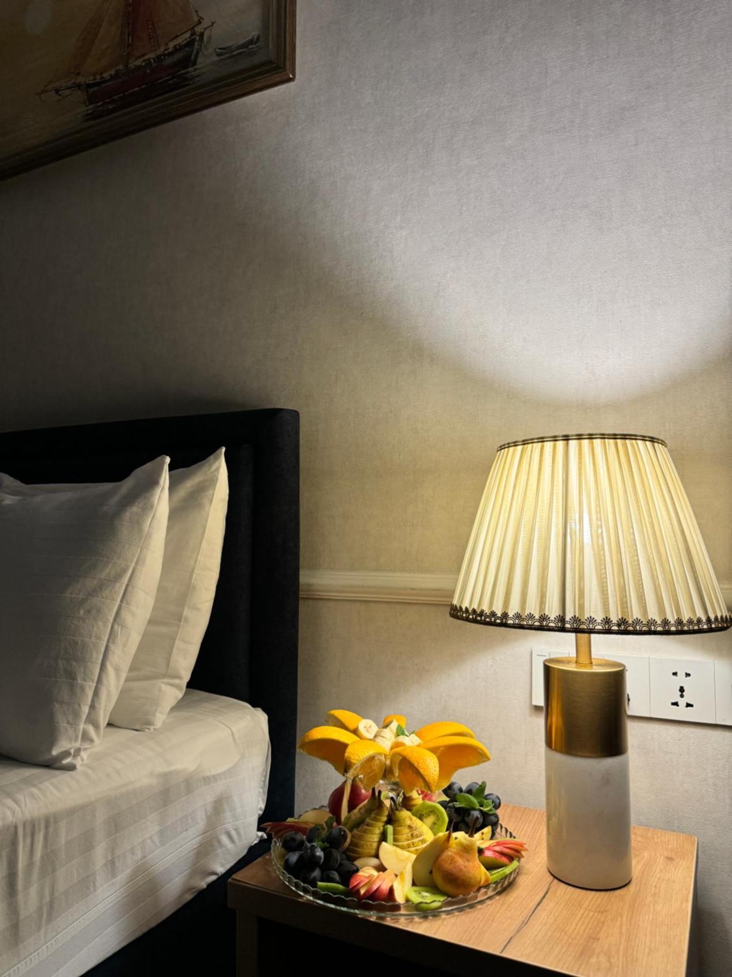 Garnet Mir Hotel Tasjkent Buitenkant foto